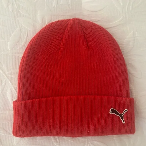 NWOT - Puma Fundamental Cuff Red Beanie, One Size - Picture 1 of 2